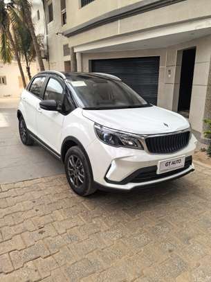 SUV compact idéal pour Yango, sociétés et particuliers image 10