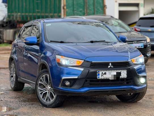 Mitsubishi outlander image 2