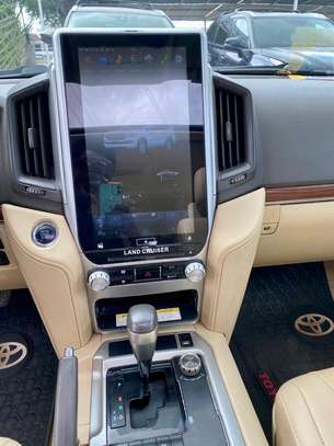 Toyota land cruiser 2016 image 10