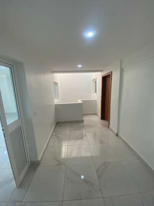Villa de 418m2 ngor/virage image 3