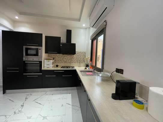 APPARTEMENT MEUBLE F3 A LOUER POINT E image 9