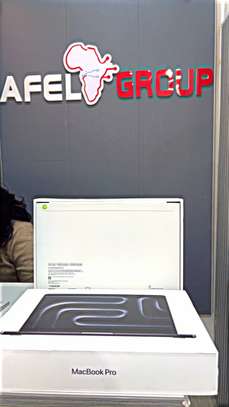 MacBook Pro M5 image 3