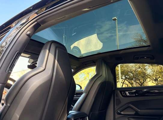 Porsche Cayenne S coupé image 9