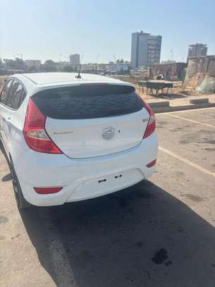 HYUNDAI ACCENT image 4