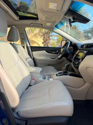 Nissan Qashqai SUV compact bleu faible kilométrage image 7