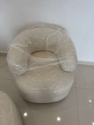 Paire de fauteuils design blanc cassé confort "NEUF" image 2