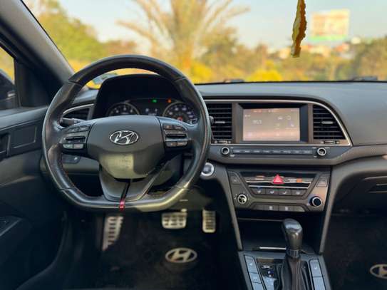 Hyundai Elantra Sport 2018  1.6L image 12