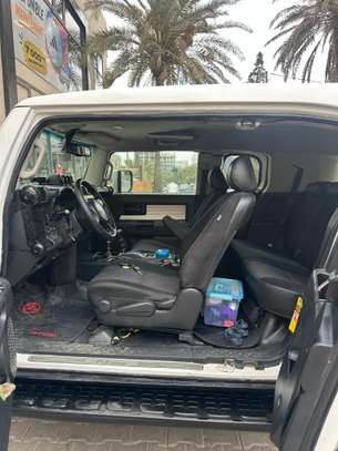 Toyota Fj cruiser image 6