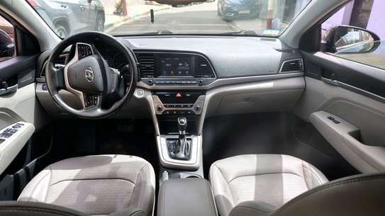 Hyundai Elantra image 8