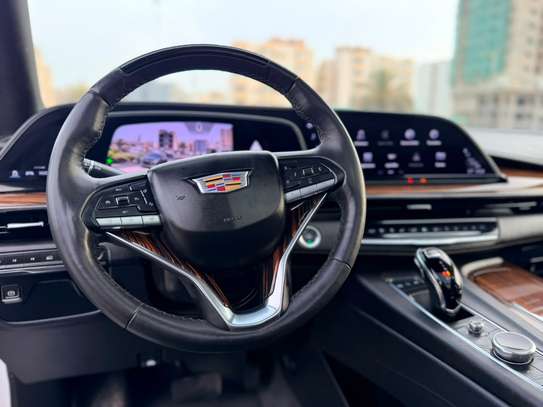 Cadillac Escalade image 5