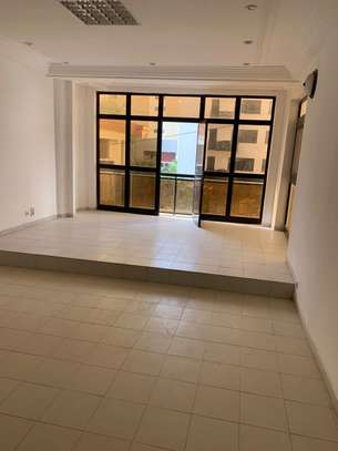 Immeuble R+8 à vendre - cité Keur Gorgui image 2