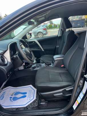 Toyota Rav4 2018 image 9
