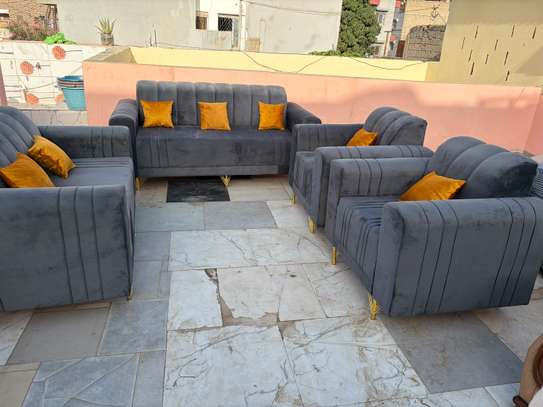 Salon 7 place vip image 2