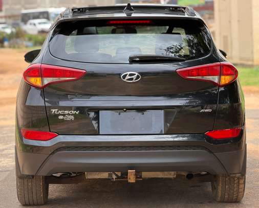 Hyundai Tucson image 3