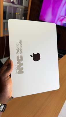 MacBook Air M2 2022 - SSD 256 / Ram 8Go image 2