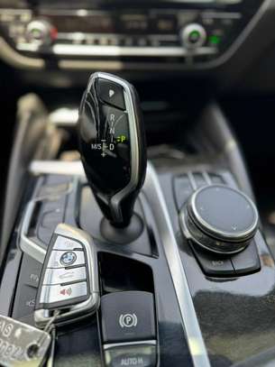 BMW* SERIE 5 530i* 🔘Année : *2017* image 13
