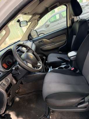L200 Misthibisi image 7
