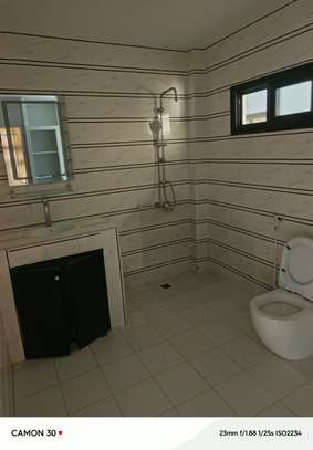 Trois chambres à louer par mois image 8