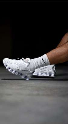 CHAUSSURES POUR HOMME ET FEMMES image 6