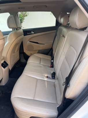 Hyundai tucson image 8