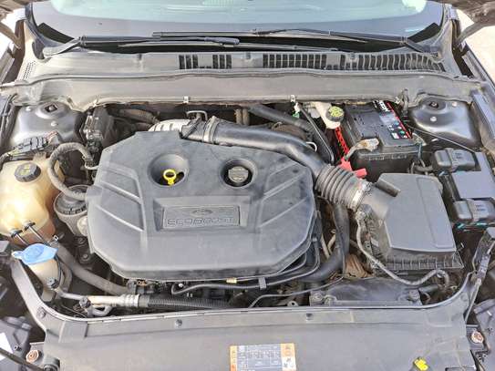 Ford Fusion Gris métallisé Berline image 15