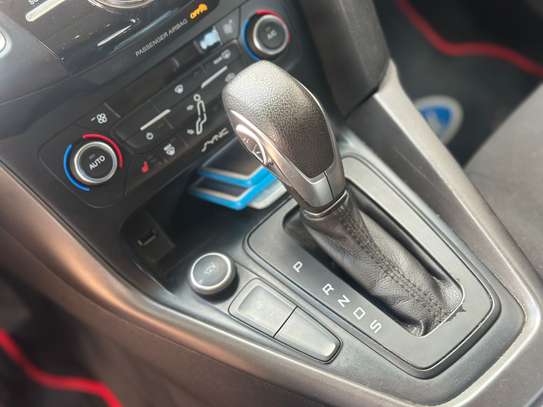 FORD FOCUS SE 2017 image 11