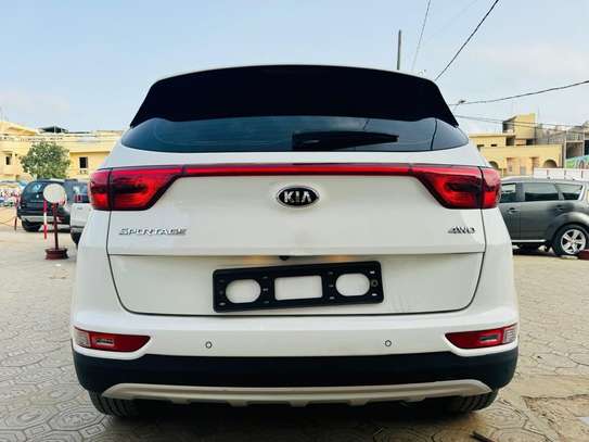 TRÈS BELLE KIA SPORTAGE image 8