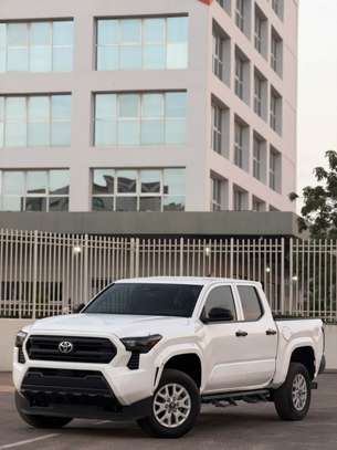 Toyota Tacoma SR  2024 image 3