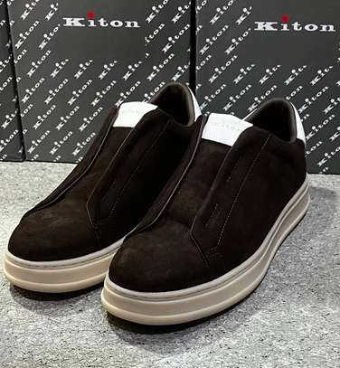 Kiton baskets basses noires semelle épaisse beige image 11