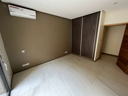 SUPERBE F4 À LOUER –CORNICHE MERMOZ image 14