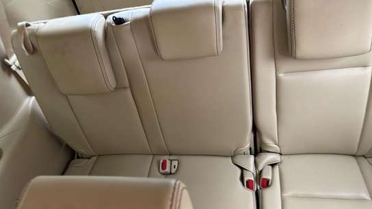 Toyota Highlander image 6
