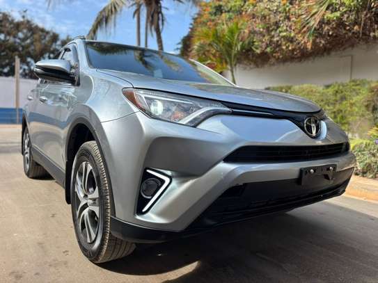 Toyota Rav4 2017 image 2
