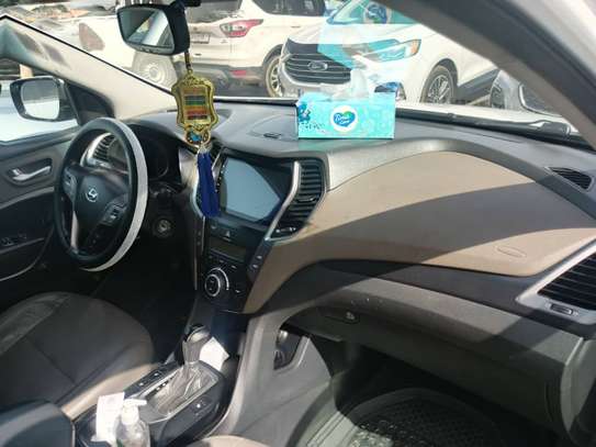 Hyundai Santa Fe image 4