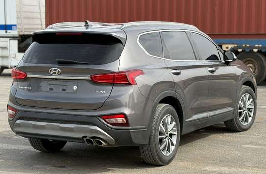 Hyundai Santafe 2019 image 3