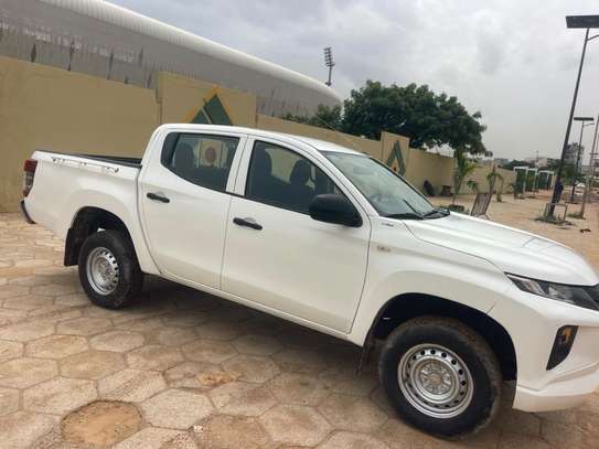 MITSUBISHI L200 2023 image 9