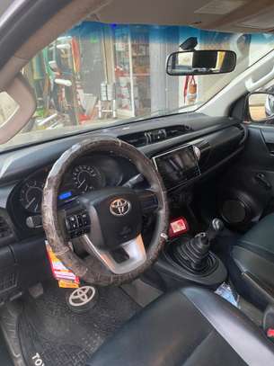 Toyota Hilux 2017 image 5
