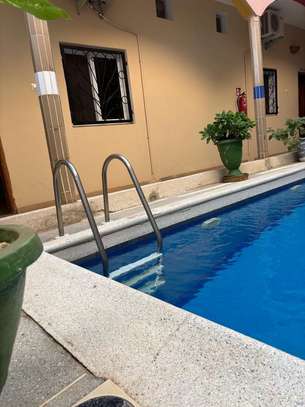 Saly chambre meuble avec salle de bain accès piscine image 7