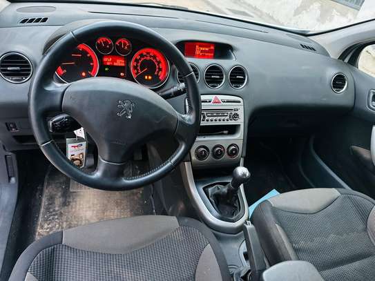 PEUGEOT 308 image 3
