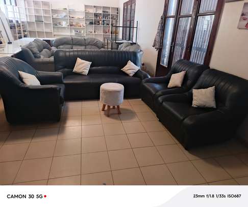 Salon 6 places en cuir anglais image 2