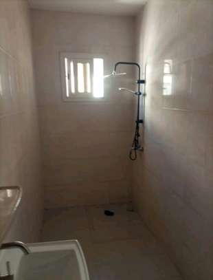 Sacré cœur grand appartement F4 à louer image 12