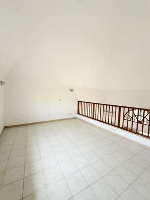 VILLA À VENDRE À NGOR – AVEC TITRE FONCIER ! image 9