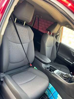 Toyota RAV4 2019 image 4