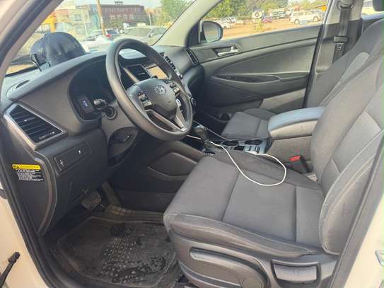 HYUNDAI TUCSON 2018 image 5