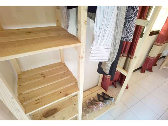 ÉTAGÈRES - ARMOIRE - RANGEMENT en BOIS BRUT image 3