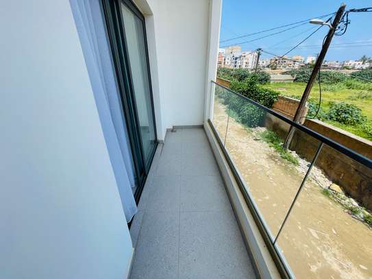Appartement F3 aménagé à vendre Ngor-Almadies image 8