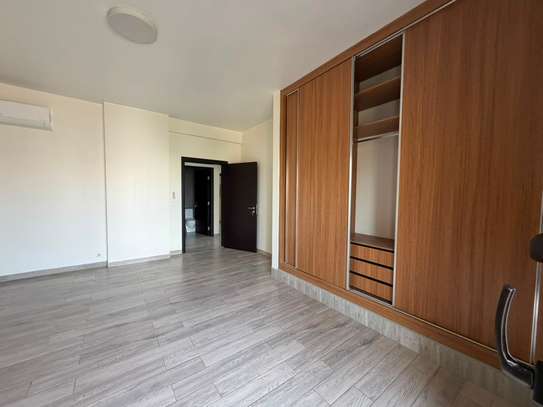 APPARTEMENT A LOUER AU POINT E image 3