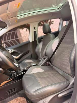 Peugeot 2008 année 2018 automatique diesel image 9