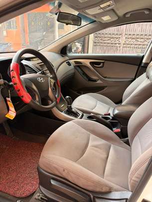 Hyundai Elantra blanche automatique essence image 3
