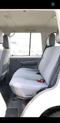 Toyota land cruiser 70 séries 2018 image 6