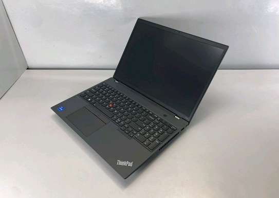 LENOVO THINKPAD P16S GEN2 image 4